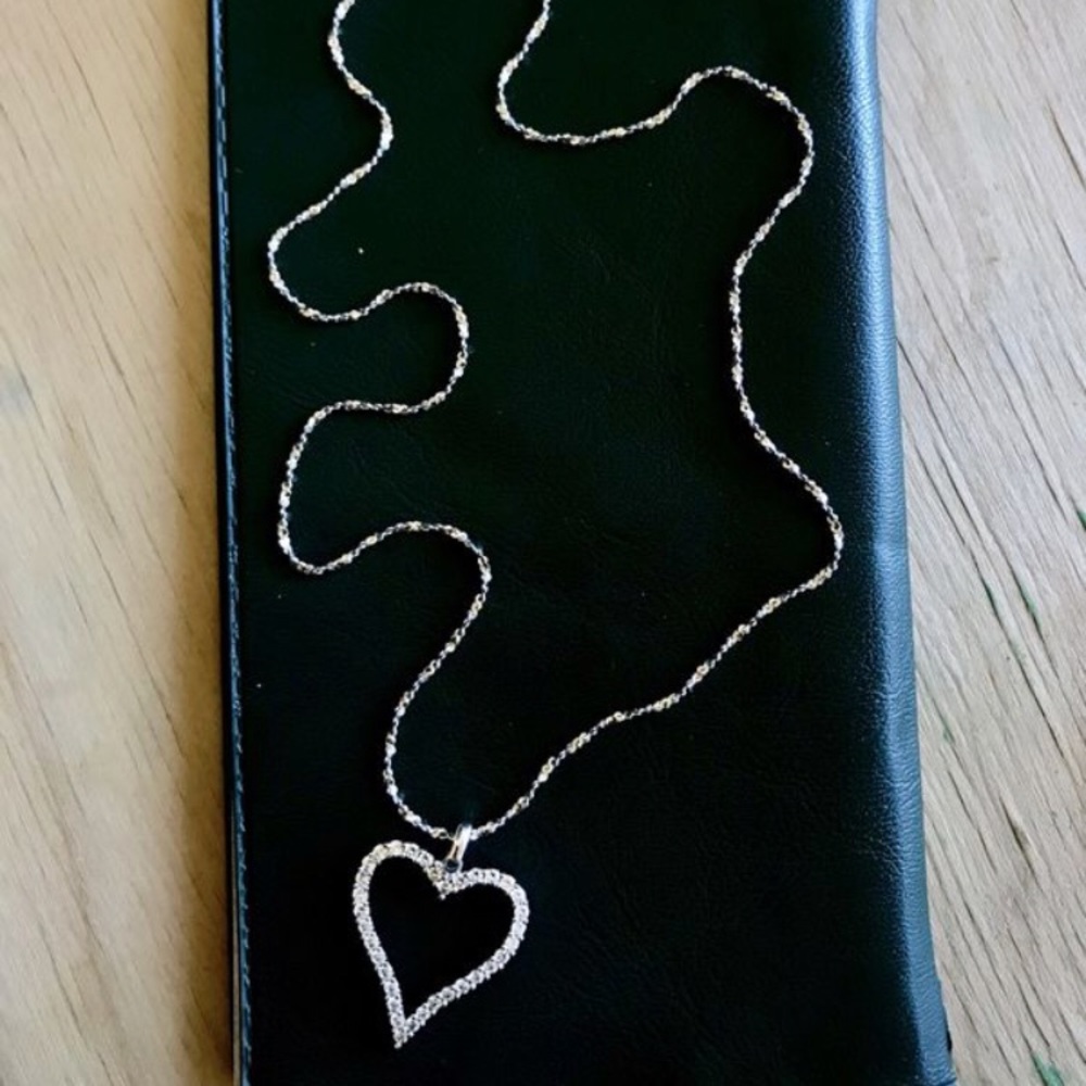 14k White Gold, Cubic Zirconia pendant with chain